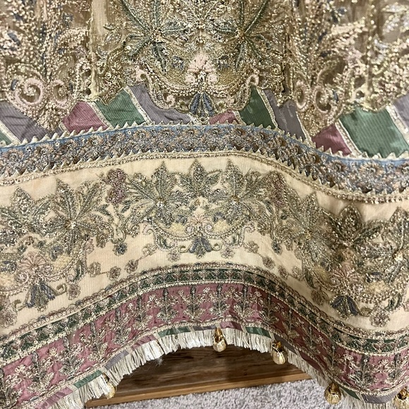 Baroque formal gown - Picture 4 of 11